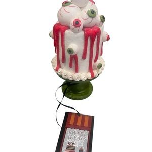 Mini Halloween Eyeball Cake Decoration